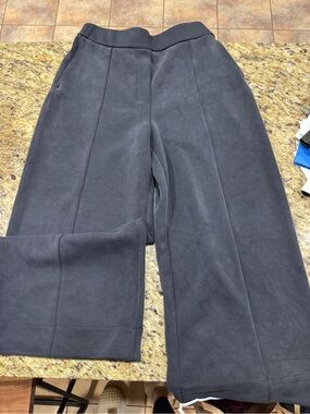 Lululemon Soft Stream wide leg crop